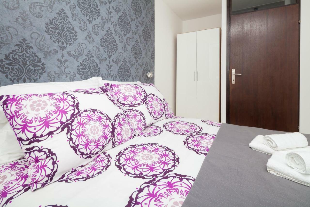 Ester Apartment